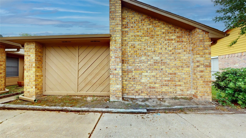 1022 Manorglen Drive - Photo 1