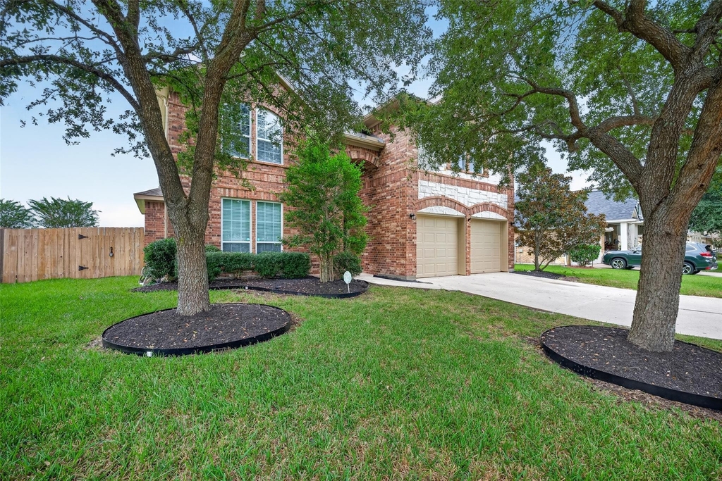 4507 Lakefront Terrace Drive - Photo 1