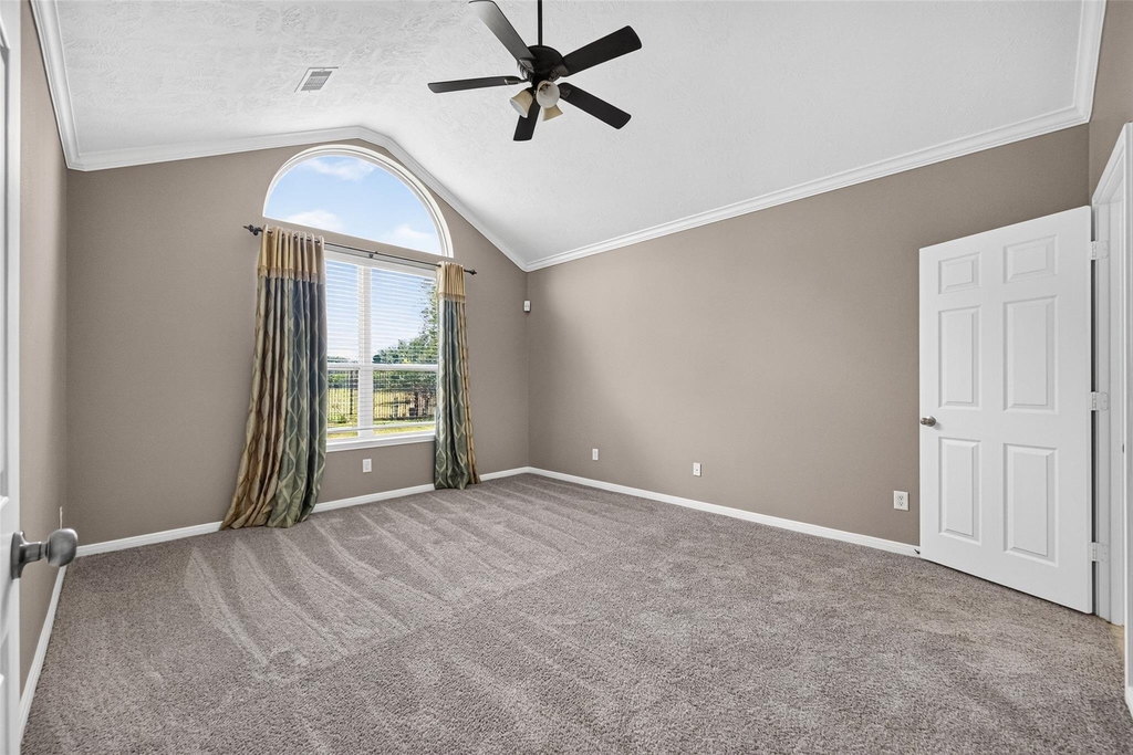 4507 Lakefront Terrace Drive - Photo 10