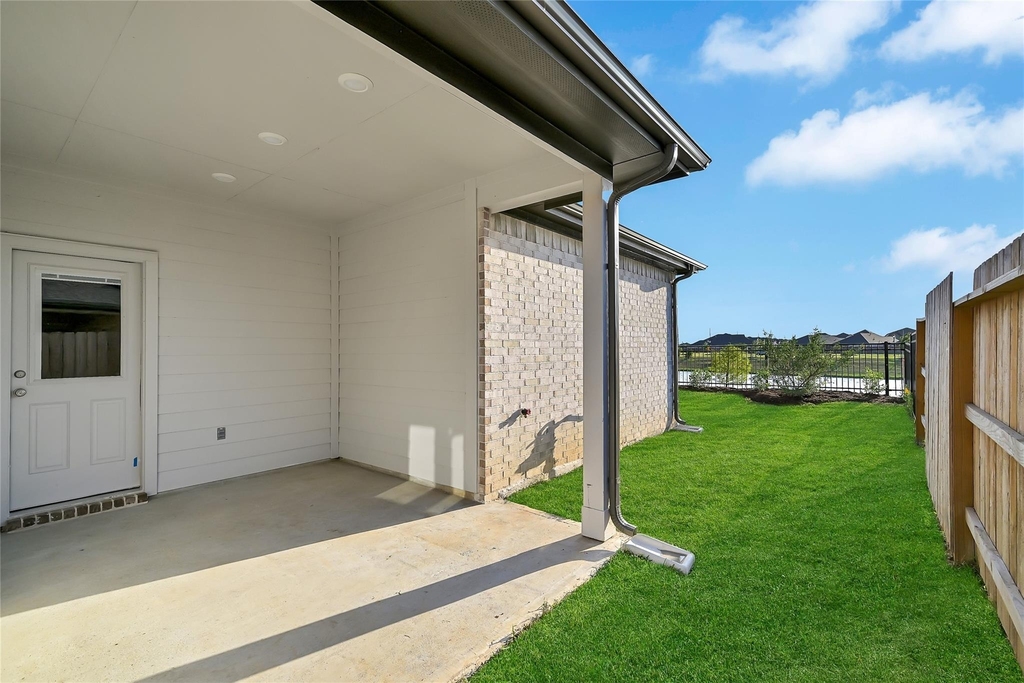 21034 Shore Oak Drive - Photo 1