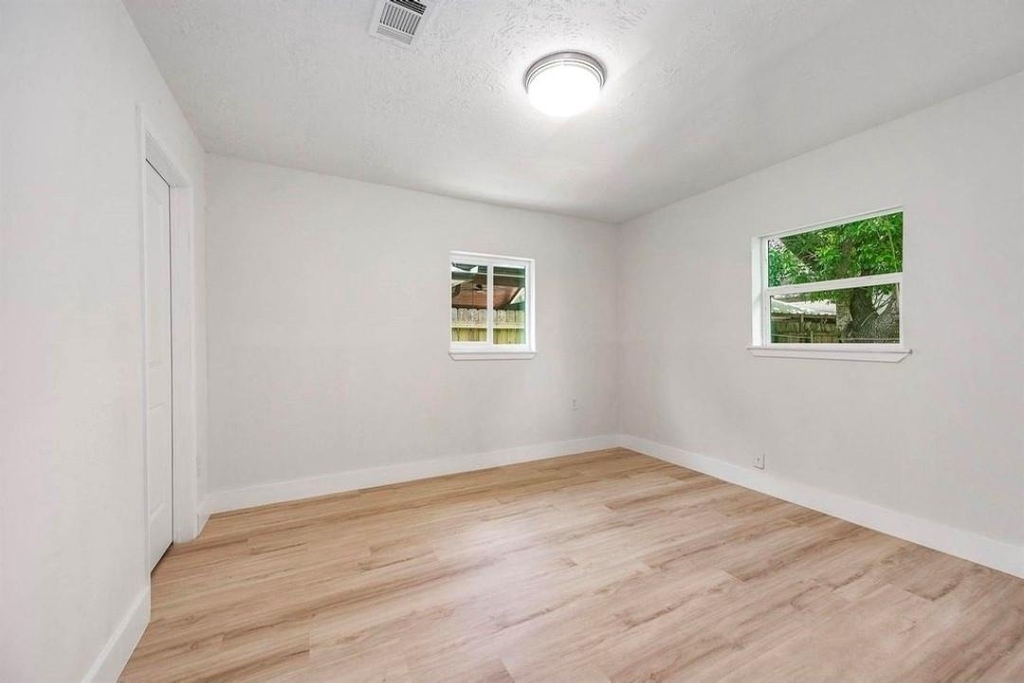 1305 Winchester Dr - Photo 11