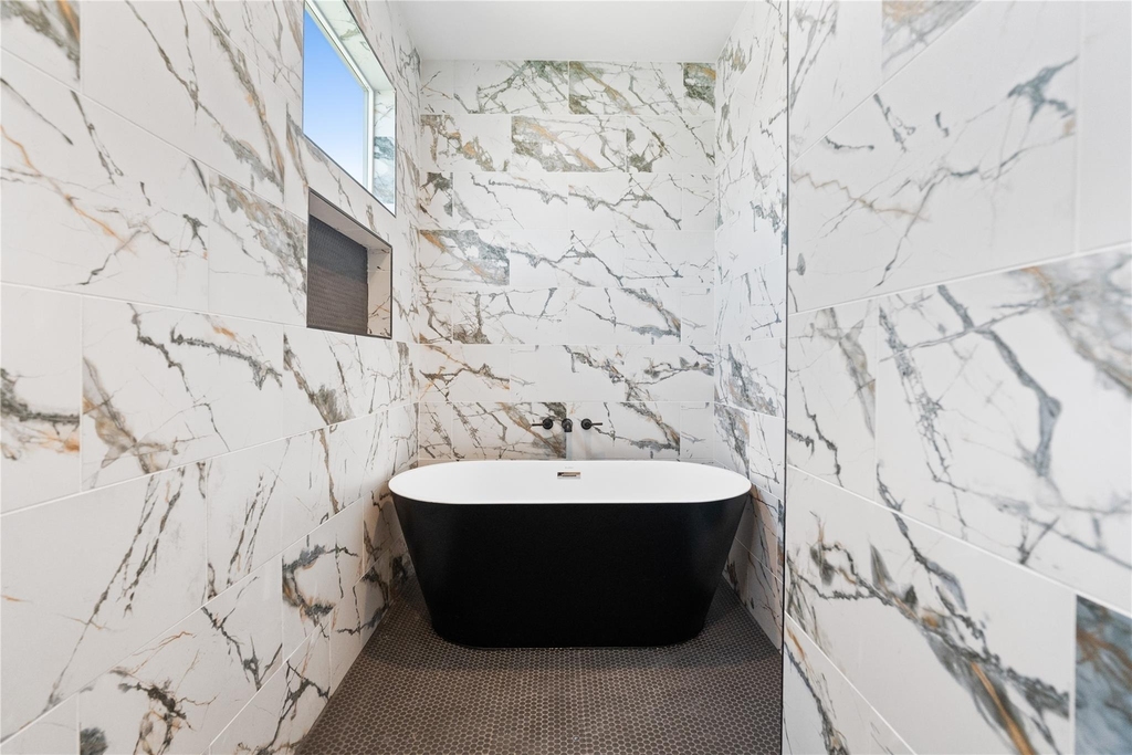 1116 Hogan Street - Photo 17