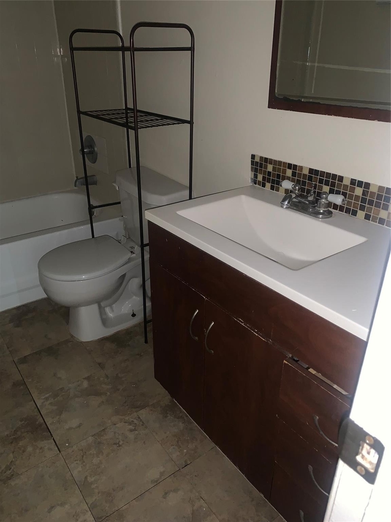 9700 Leawood Boulevard - Photo 6