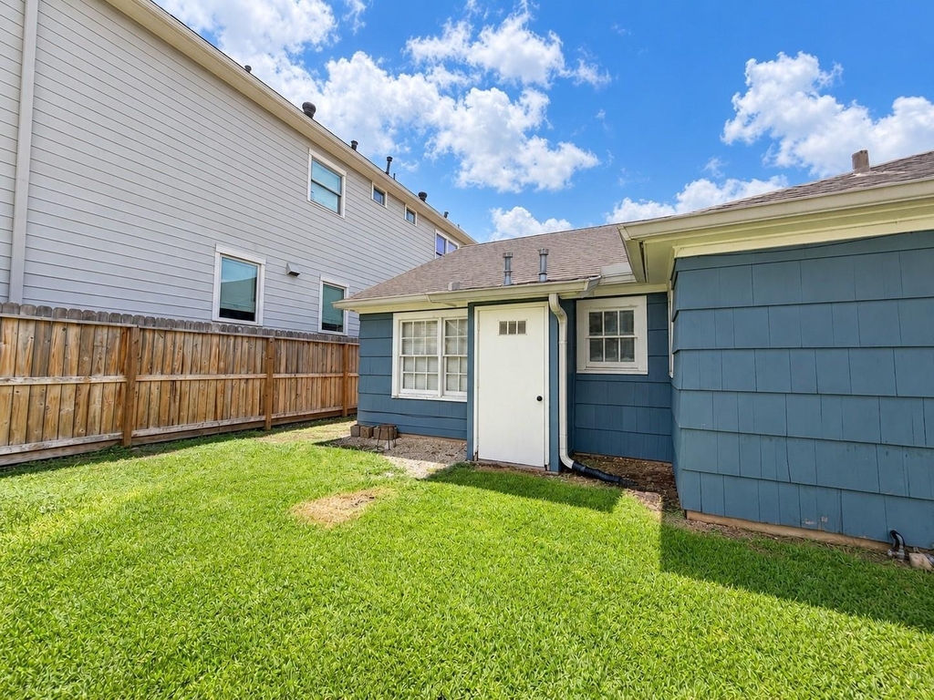 1103 E 23rd Street - Photo 9