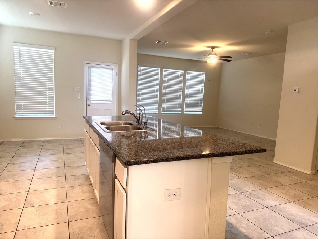 9431 Summer River Drive - Photo 8