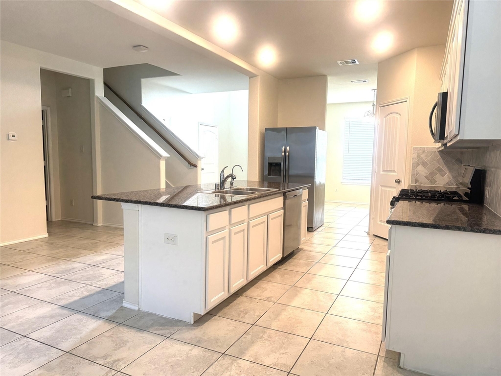 9431 Summer River Drive - Photo 5