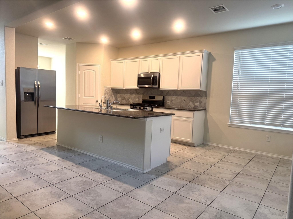 9431 Summer River Drive - Photo 6