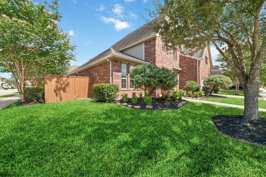11103 Dowbeck Avenue - Photo 1
