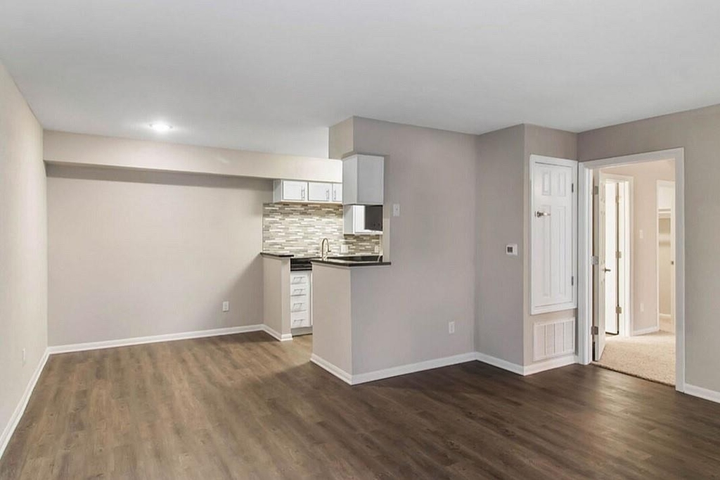 10700 Fuqua Street - Photo 5