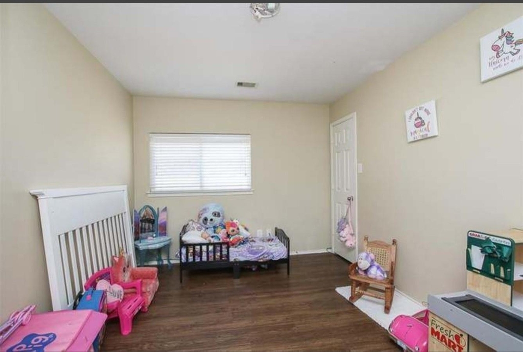 1506 Lochstone Drive - Photo 4