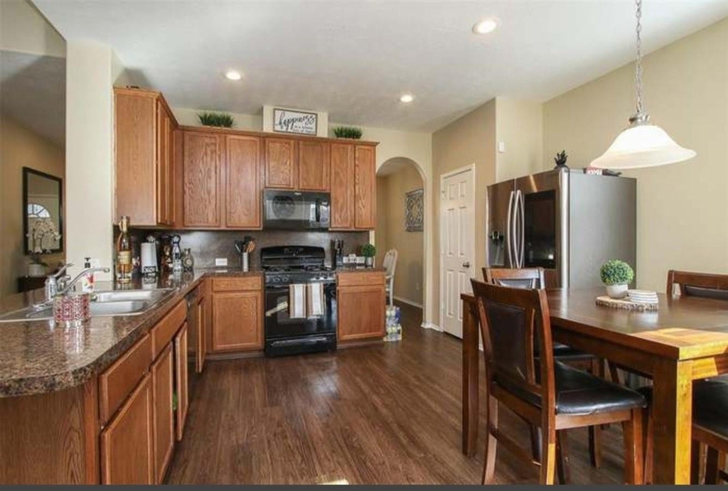 1506 Lochstone Drive - Photo 2
