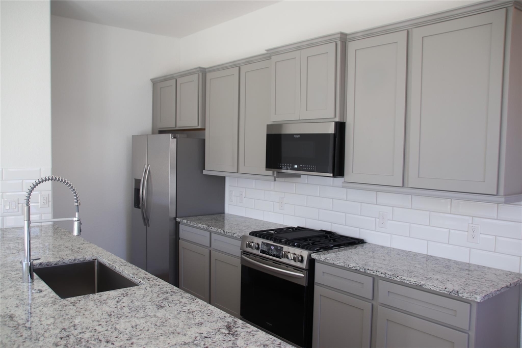 4146 Champlain Way - Photo 6