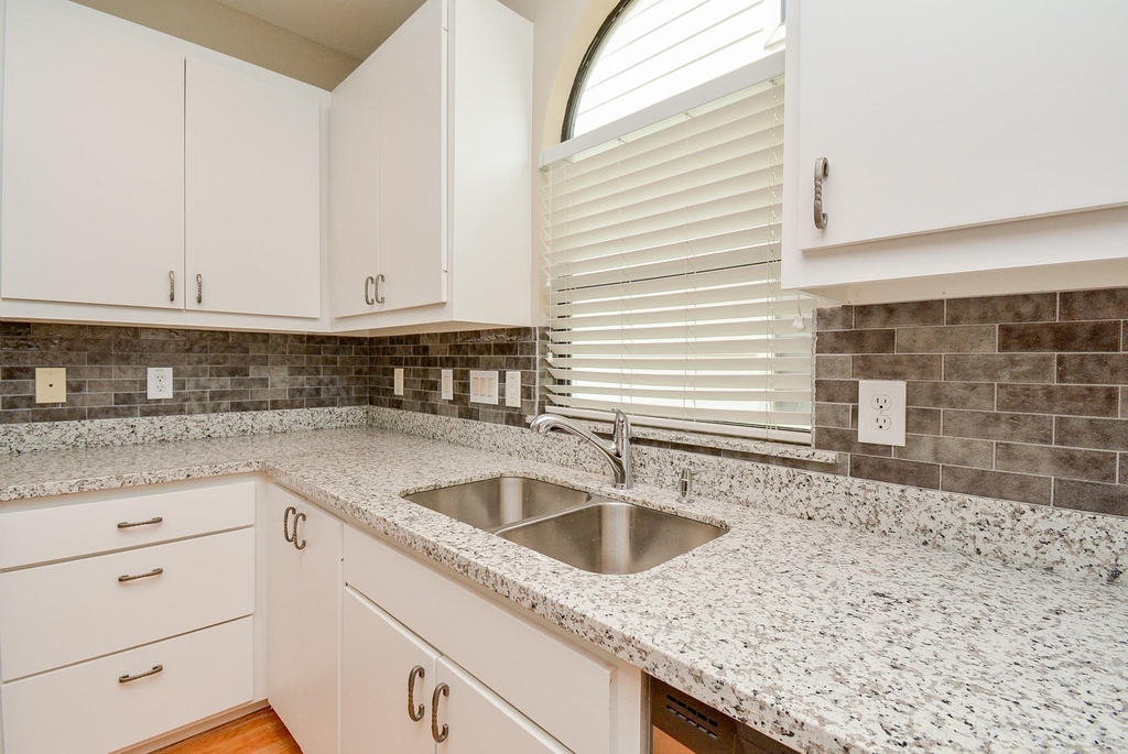 5911 Petty Street - Photo 25