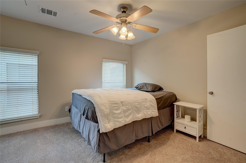 5911 Petty Street - Photo 37