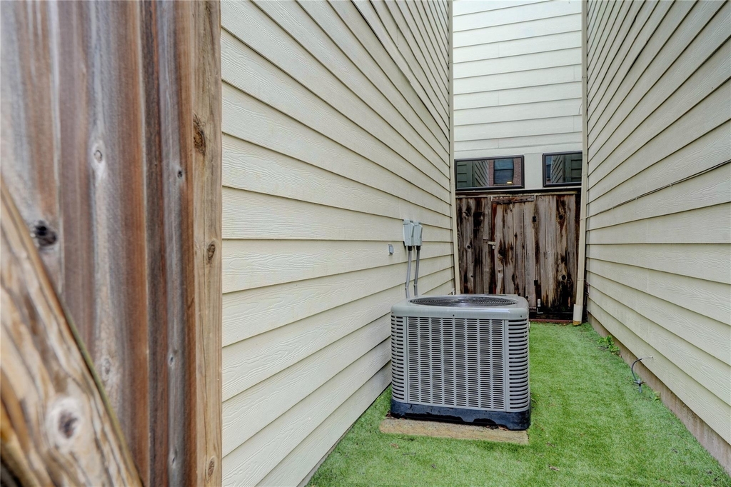 5911 Petty Street - Photo 40