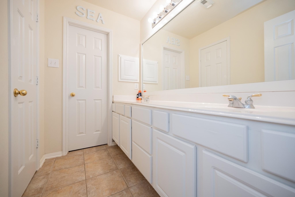 1823 Blue Water Bay Drive - Photo 35