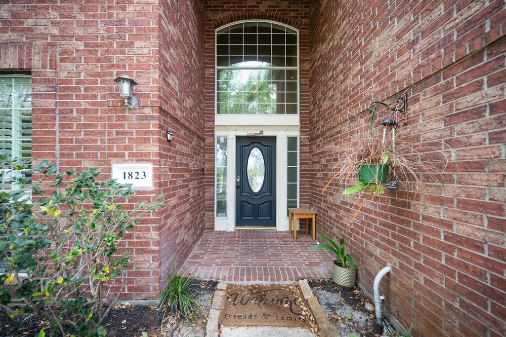 1823 Blue Water Bay Drive - Photo 5