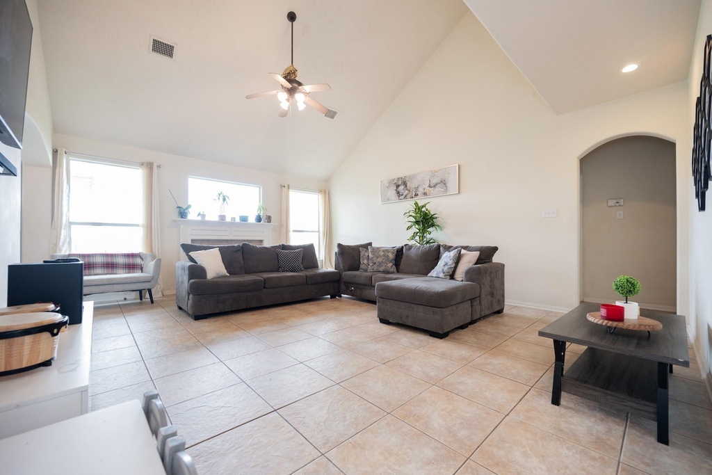 1823 Blue Water Bay Drive - Photo 12