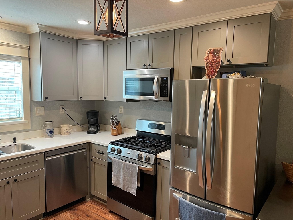 5315 Avenue R - Photo 2