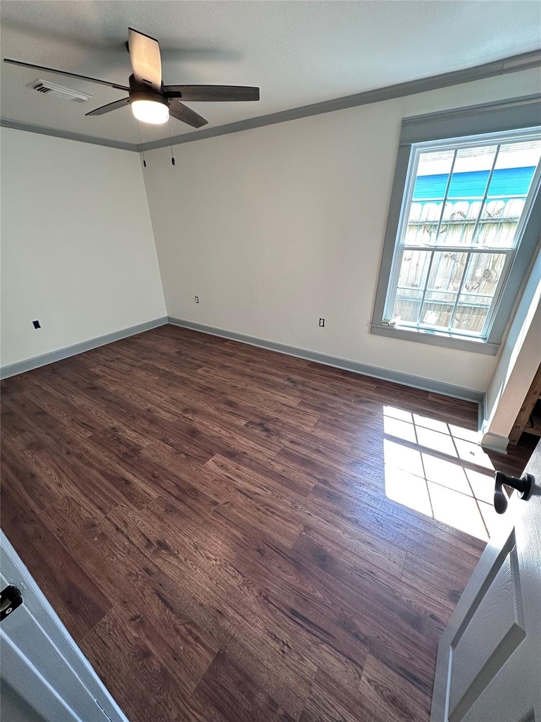 5315 Avenue R - Photo 9