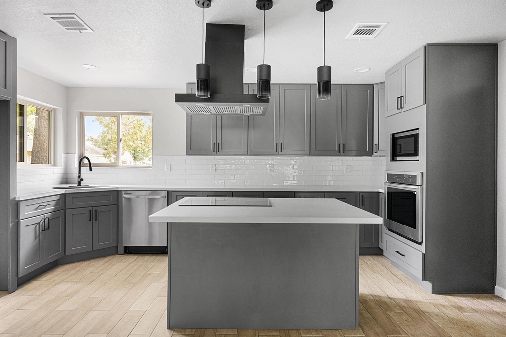 15 Presidio Road - Photo 2