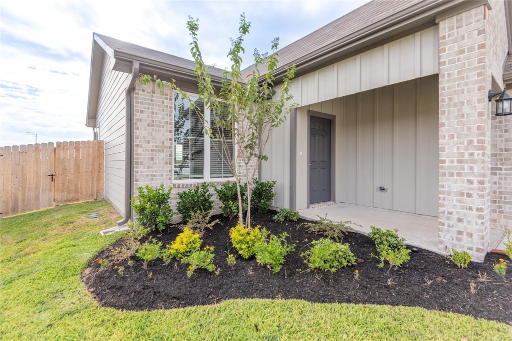 1500 Lake Ridge Drive - Photo 3