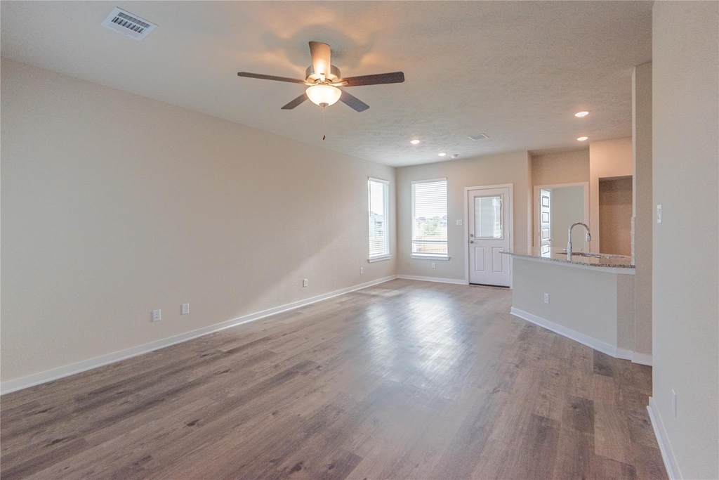 1500 Lake Ridge Drive - Photo 4