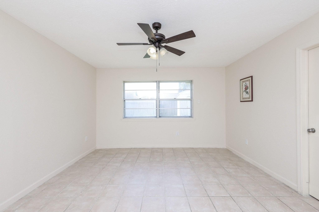 7423 Towerview Ln - Photo 14