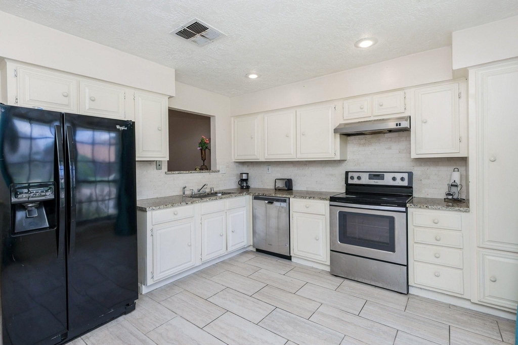 7423 Towerview Ln - Photo 10