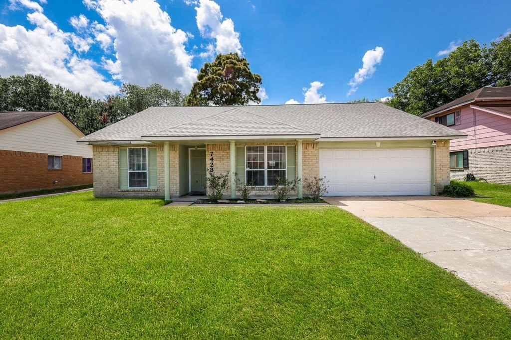 7423 Towerview Ln - Photo 1