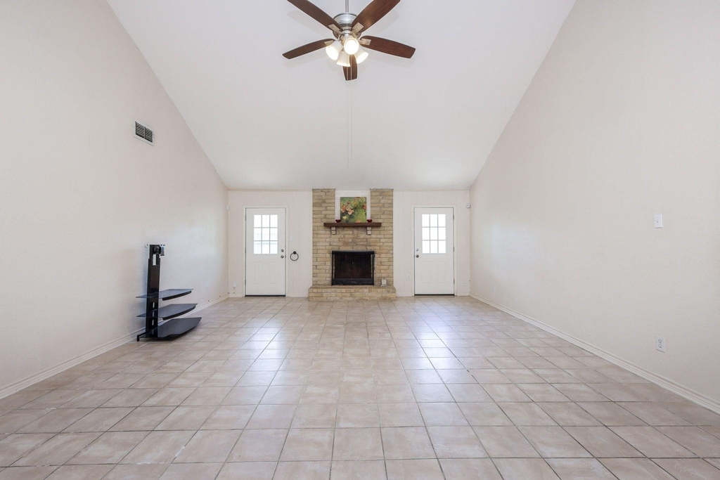 7423 Towerview Ln - Photo 2