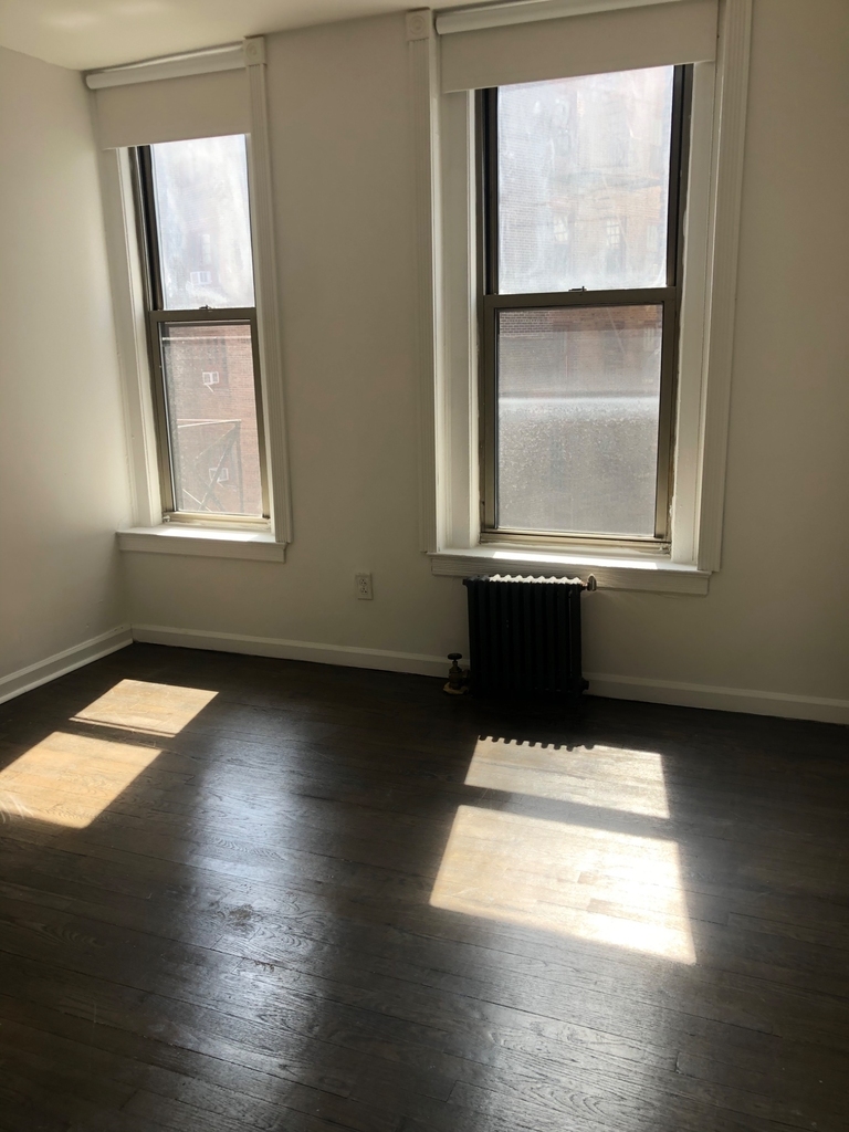 338 West 49th Street - Photo 9
