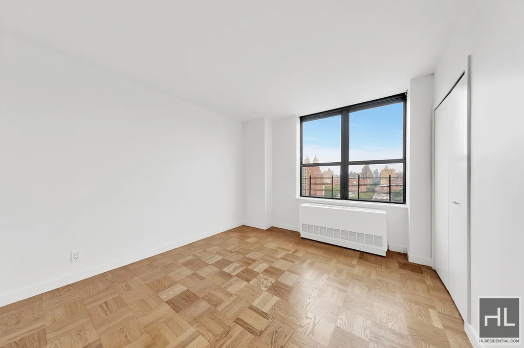 West 87th Street - Photo 0
