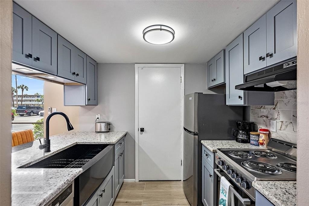 1055 82nd Terrace N - Photo 2