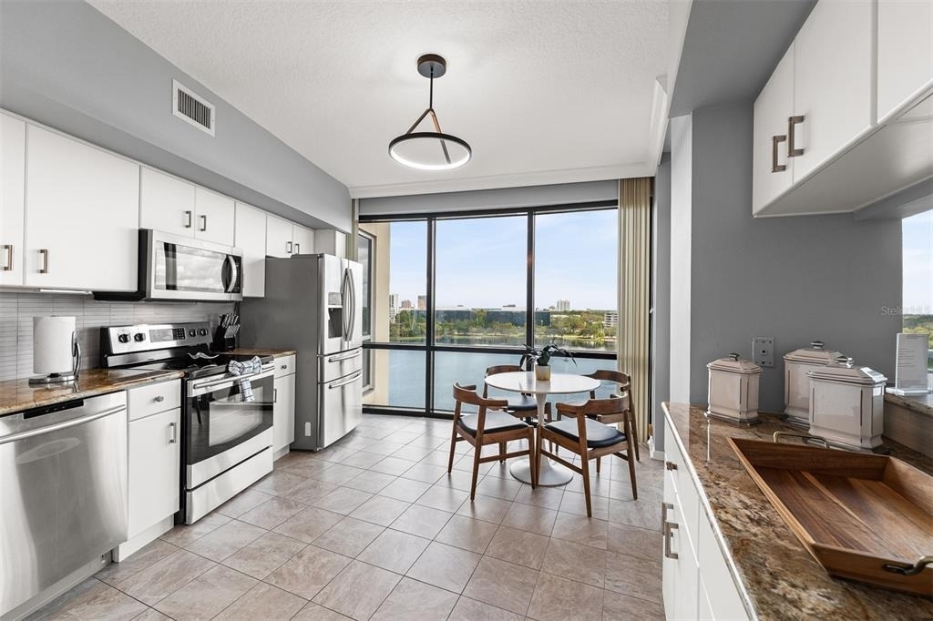 322 E Central Boulevard - Photo 8