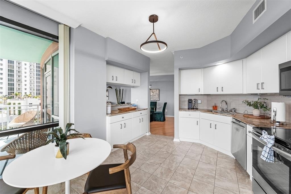 322 E Central Boulevard - Photo 9