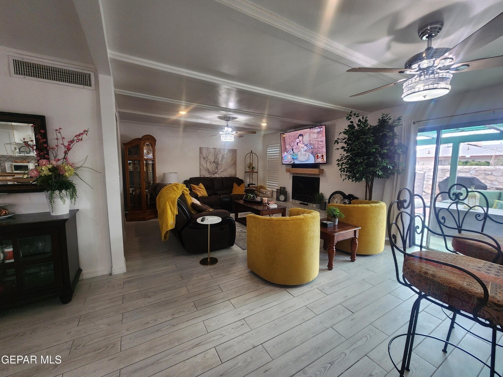 9008 Turrentine Drive - Photo 2