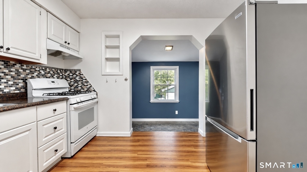 21 Parmalee Avenue - Photo 2