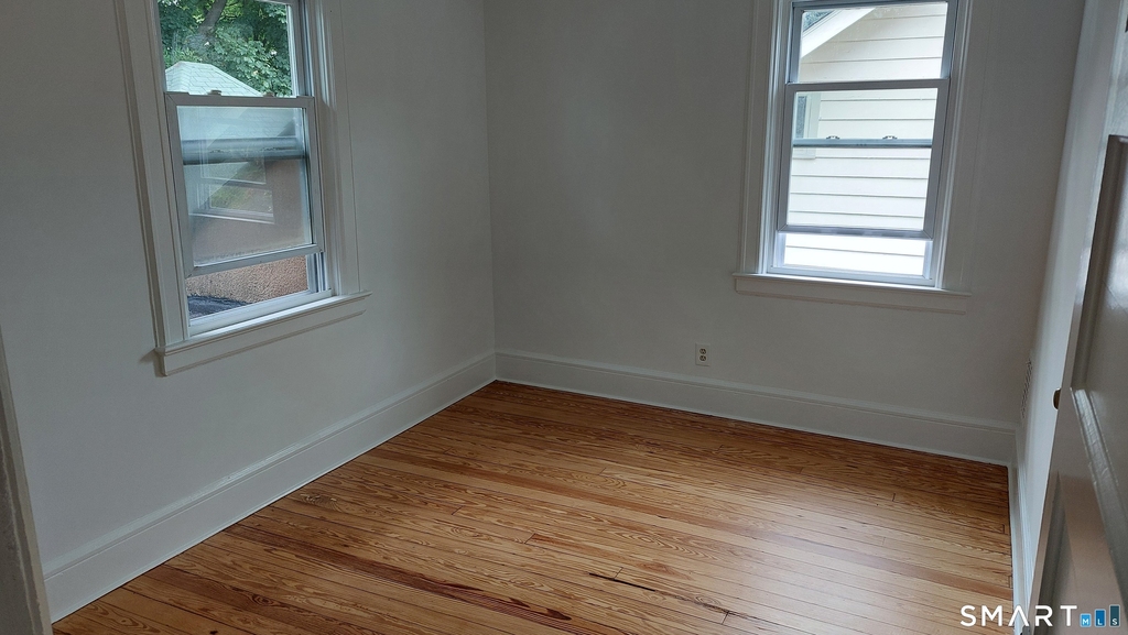 136 Mead Avenue - Photo 8