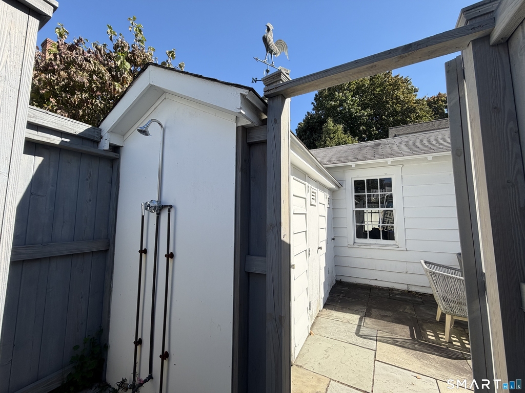 20 Norwalk Avenue - Photo 22