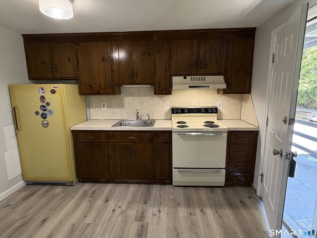 17 Farmington Avenue - Photo 4