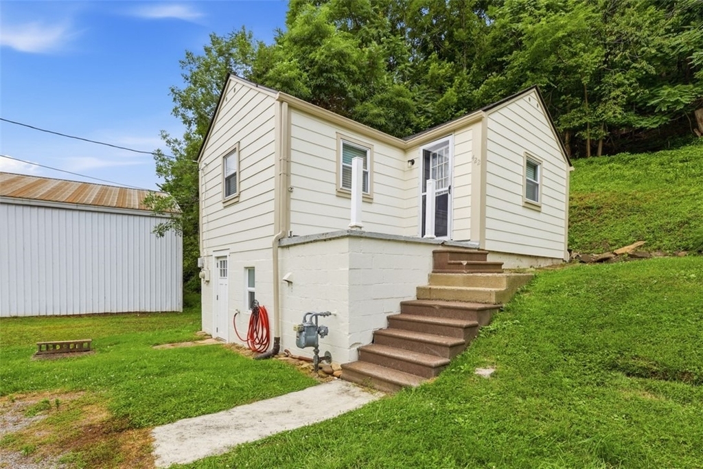 424 Glenfield Road - Photo 1
