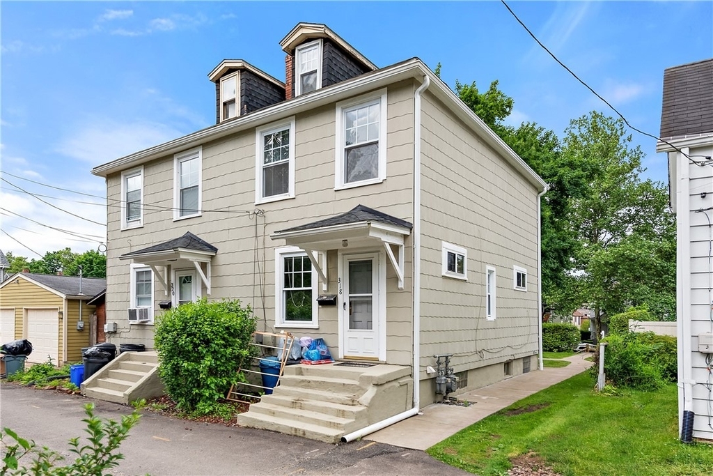 318 Sprott Way - Photo 1