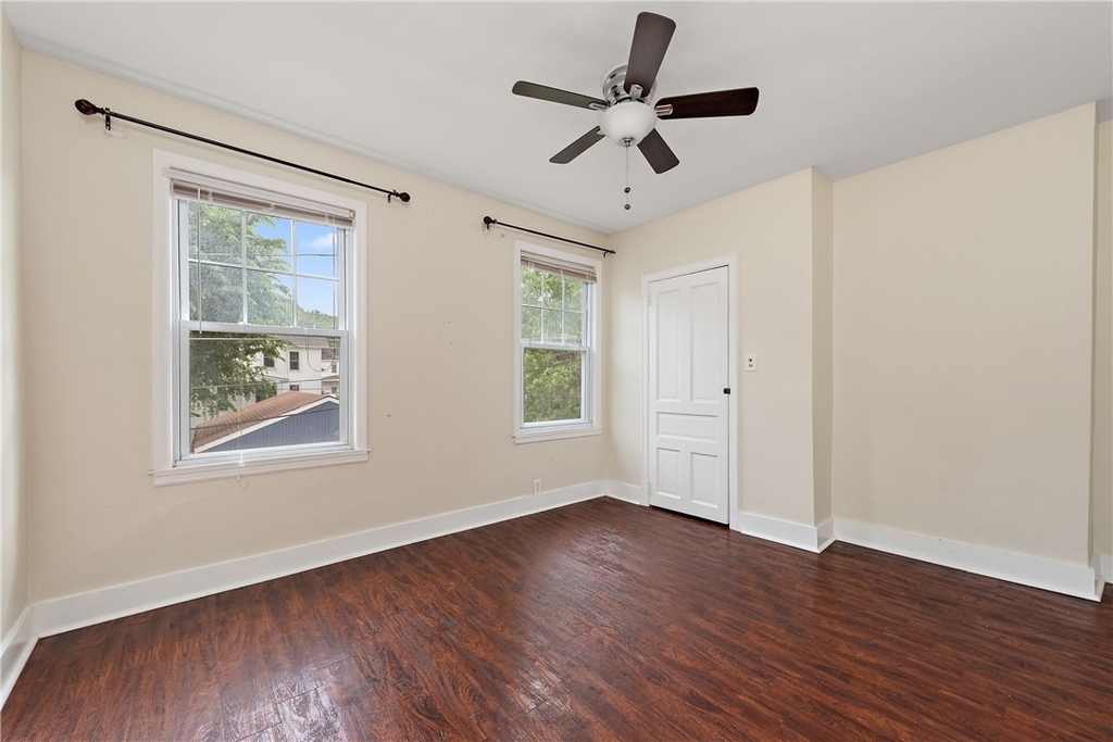 318 Sprott Way - Photo 21