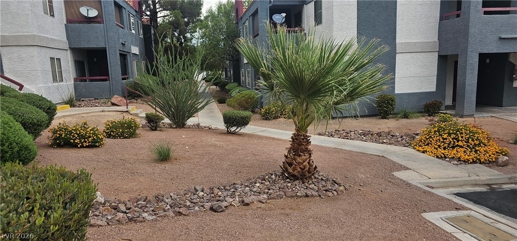 8600 W Charleston Boulevard - Photo 11
