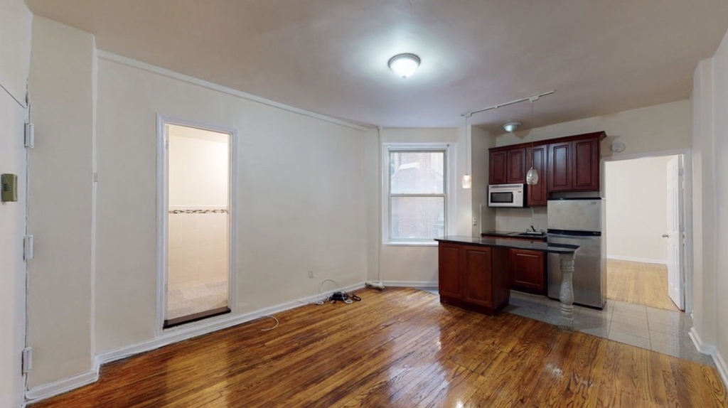 140 West 71st Street,NY,NY 10023 - Photo 1