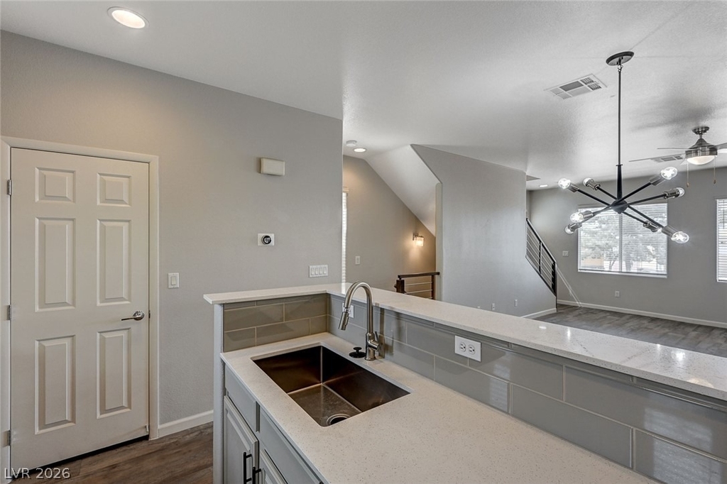 1645 Travis Jason Avenue - Photo 3