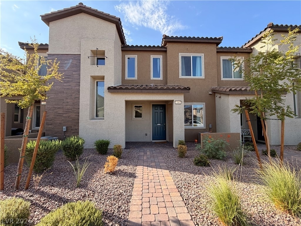 206 Wewatta Avenue - Photo 0