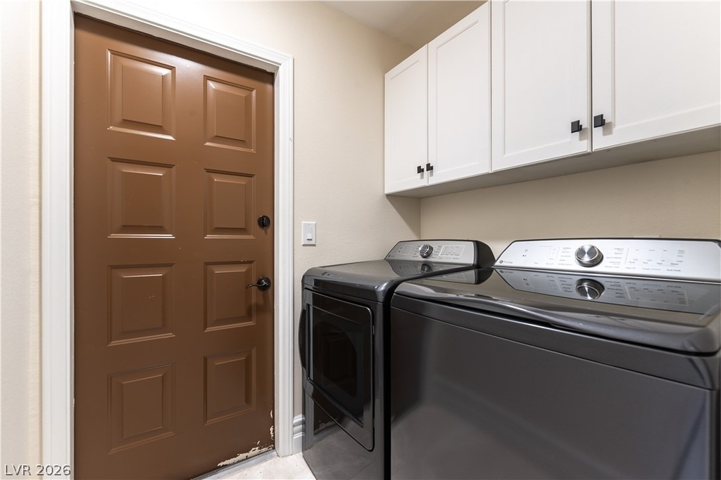 2845 Queens Courtyard Drive - Photo 32
