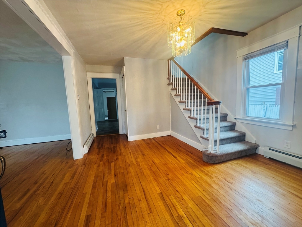 136 Melbourne St - Photo 3